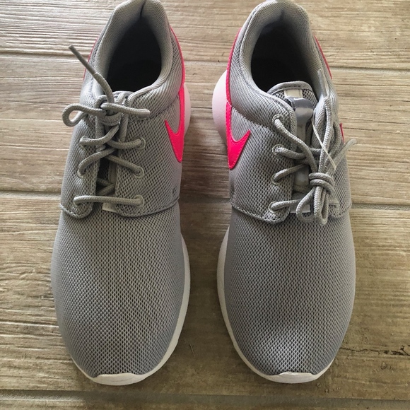 Nike Youth Roshe One - Picture 2 of 5